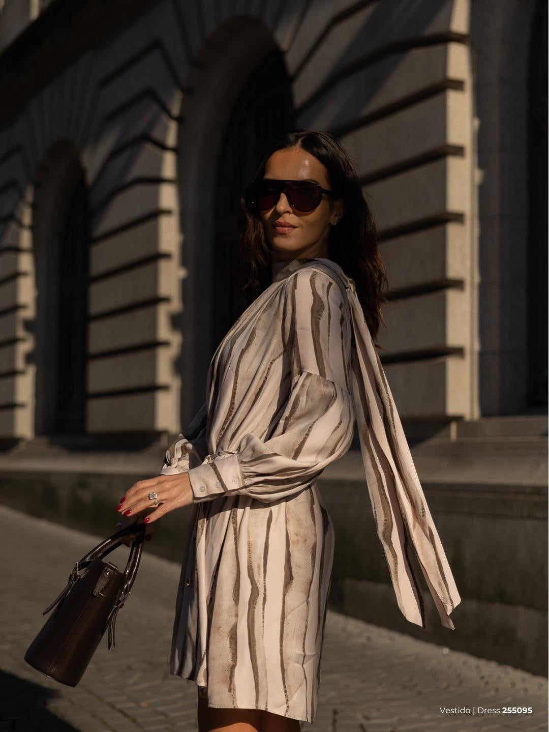 Vestido Curto Scripta