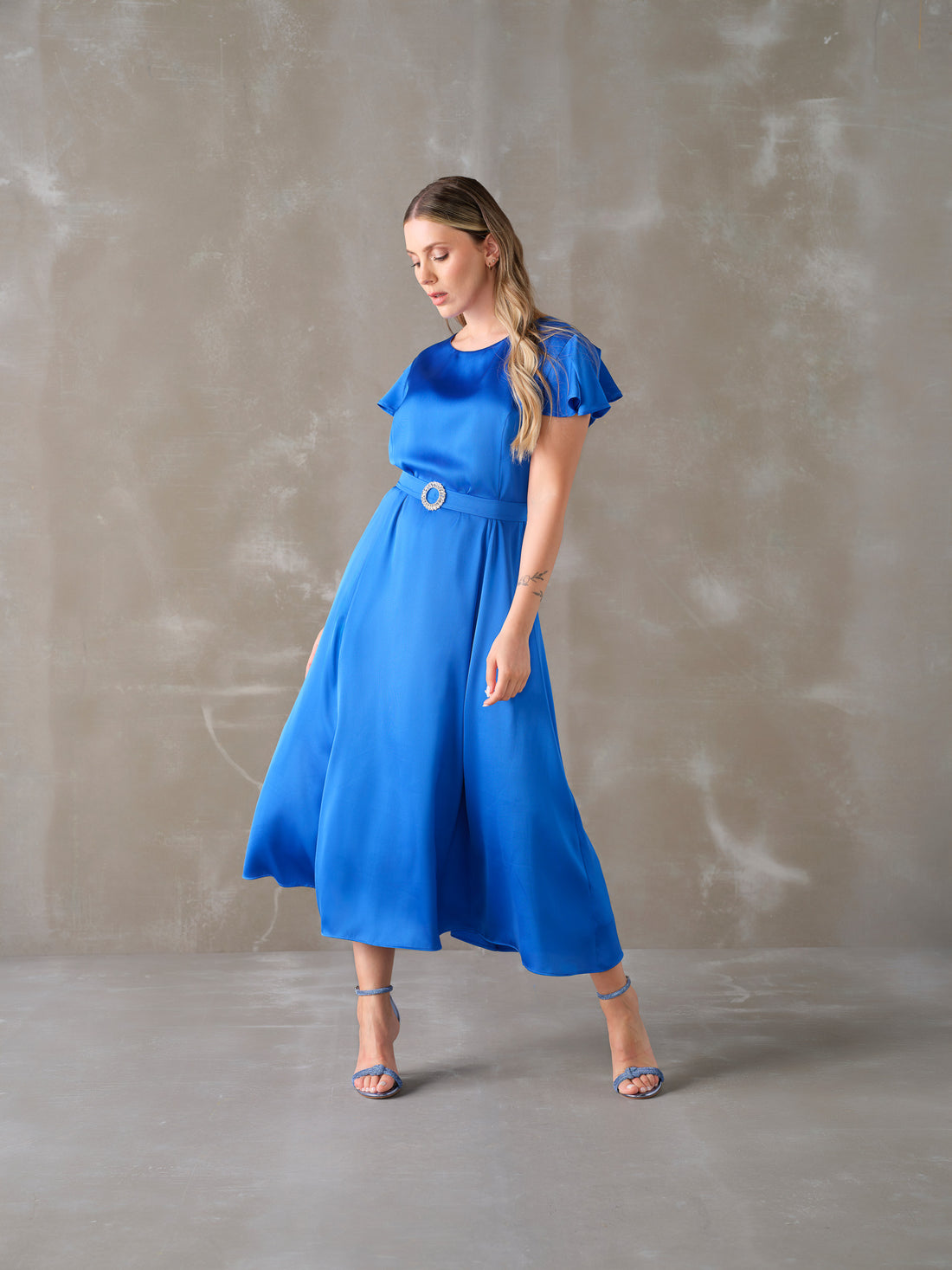 Vestido "Noite Estrelada" com Cinto de Fivela Brilhante