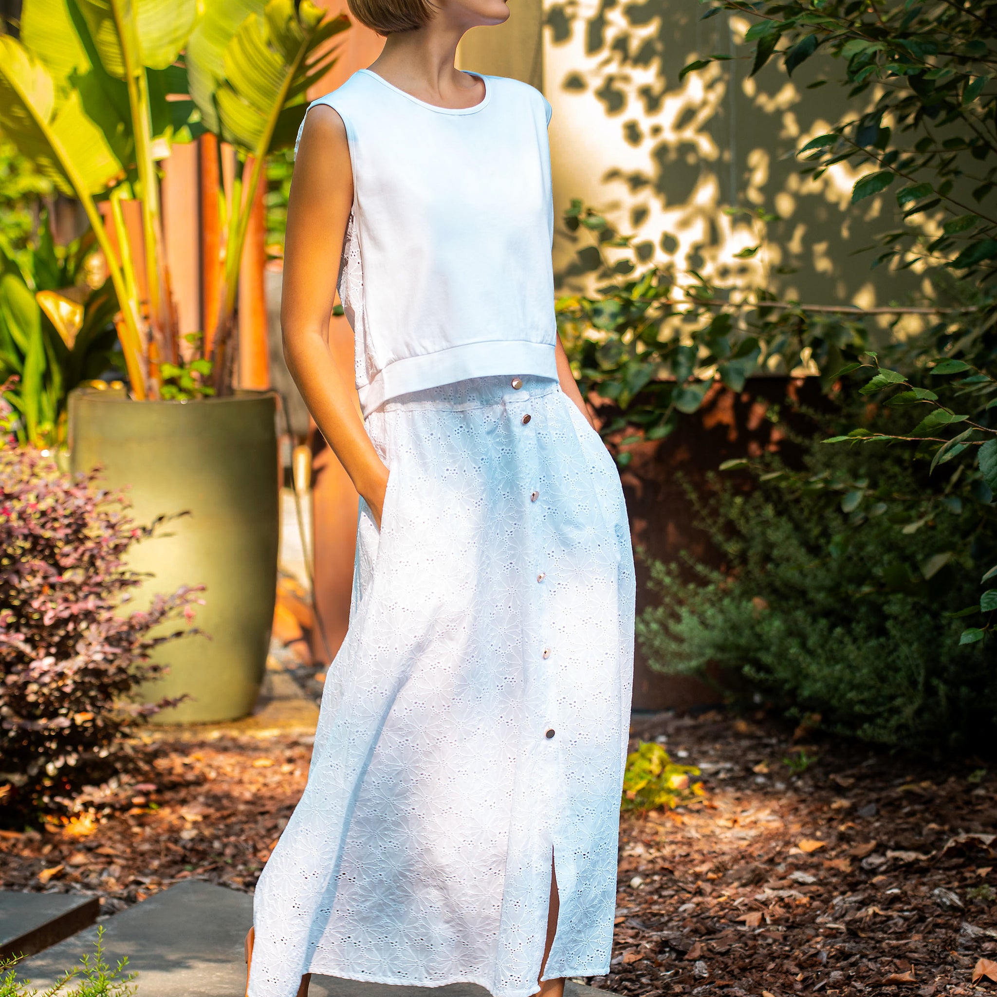 Saia em Algodão Bordado – Movimento e Elegância Natural