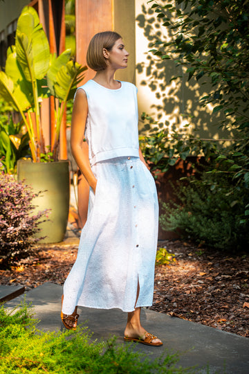 Saia em Algodão Bordado – Movimento e Elegância Natural