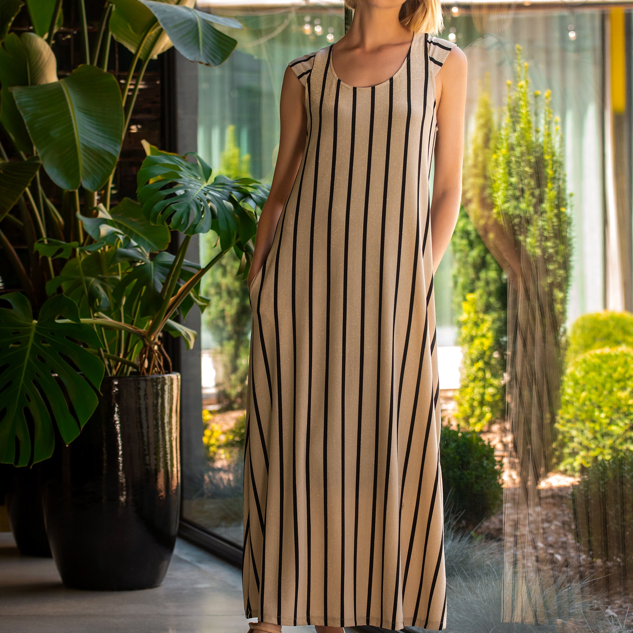 Vestido de Riscas Brilhante